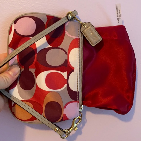 Coach wristlet - Picture 7 of 15